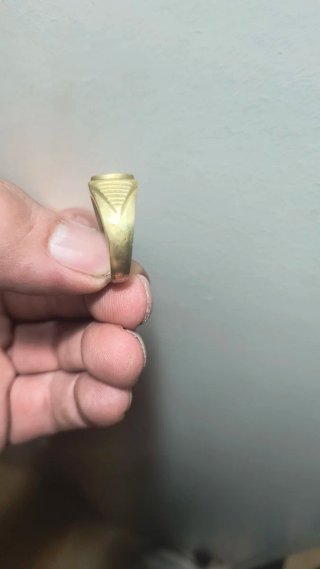 Sello chapado en oro con grabado