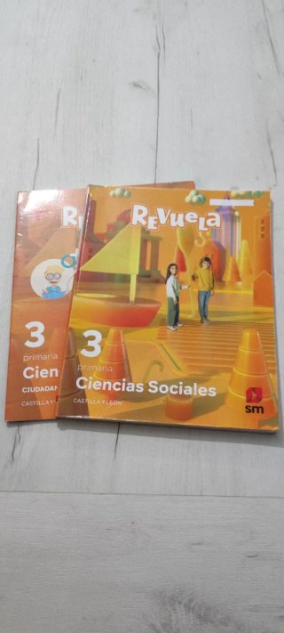 Ciencias sociales. 3 Primaria. Revuela. Castill...