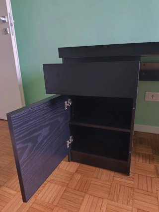 Scrivania per smart working legno nera Malm ikea