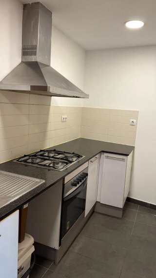 Cocina completa madera y piedra