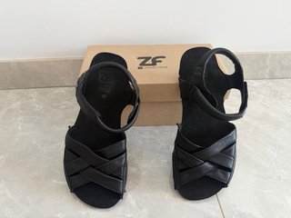 Sandalias barefoot zapato feroz cuero negro T.38