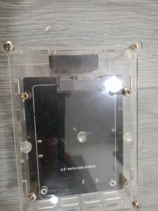 Raspberry Pi 2 con caja y adaptador hdd sata