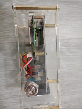 Raspberry Pi 2 con caja y adaptador hdd sata