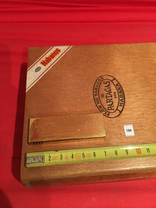 Encendedor Admiral eléctrico antiguo a gas