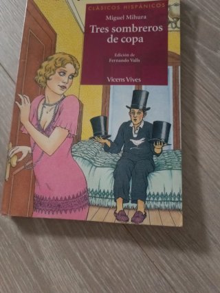 Tres sombreros de copa