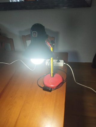 Flexo articulado negro, amarillo y rojo