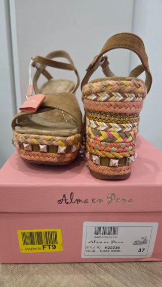 Sandalias cuña Alma en Pena