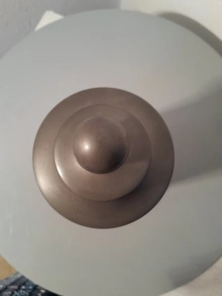 Vaso in peltro l'etrusca con coperchio e volto