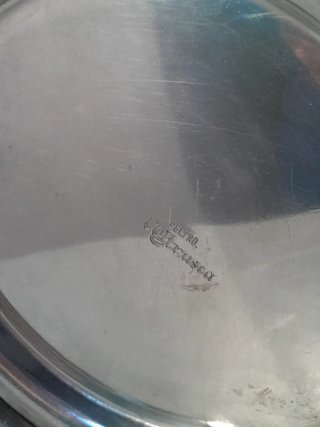 Vaso in peltro l'etrusca con coperchio e volto