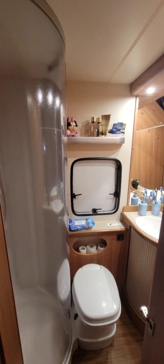Caravana Hobby 545 KMF De Luxe
