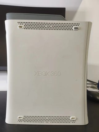 Xbox 360 NUEVA + Extras