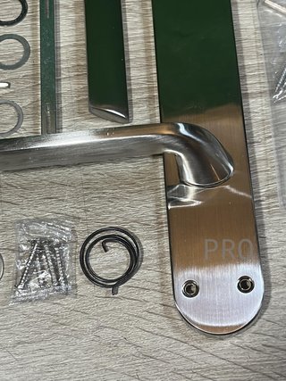 Manetas para puertas Emuca