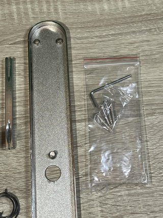 Manetas para puertas Emuca