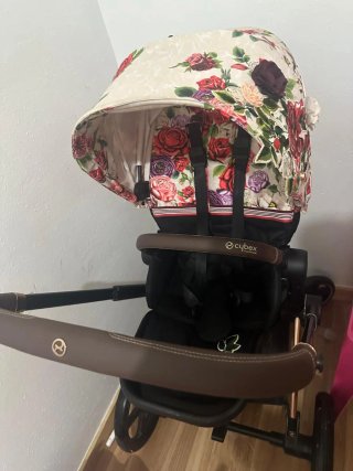 Silla de paseo Cybex floral
