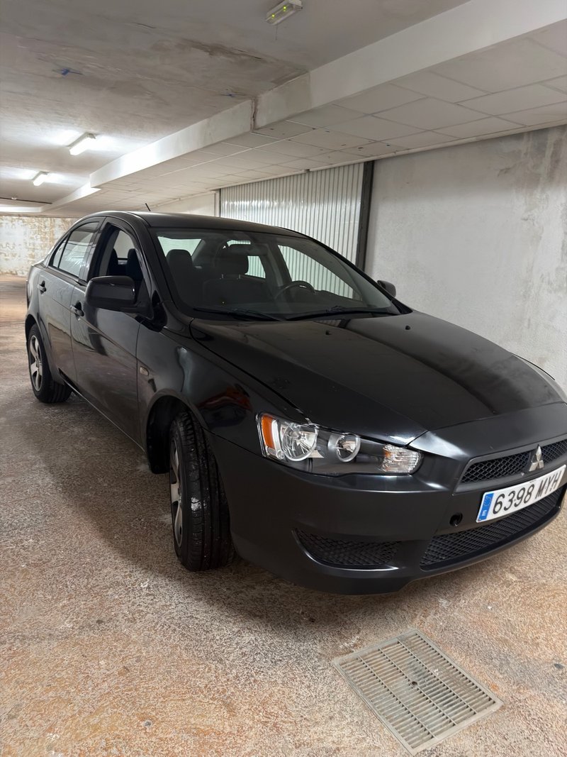 Mitsubishi Lancer 2011 - foto 1