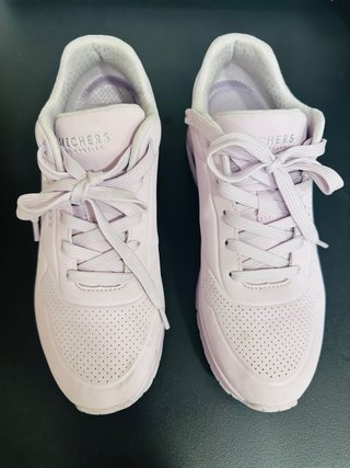 Skechers Uno Stand on Air
