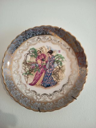 Platos decorativos porcelana. 3€ unidad