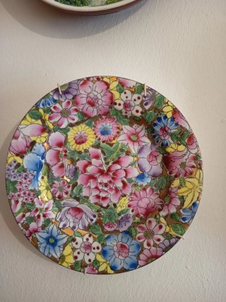 Platos decorativos porcelana. 3€ unidad