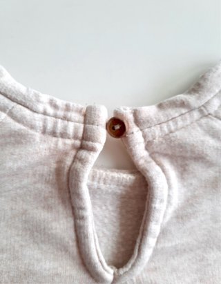 Sudadera beige niña muñeca flores