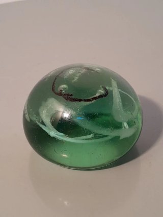 Fermacarte in vetro verde