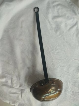 Cazo antiguo de latón