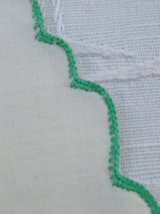 Coppia centrini vintage forma di foglia