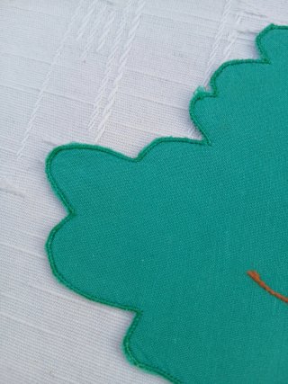 Coppia centrini vintage forma di foglia