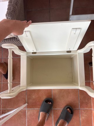 Baúl de madera blanco