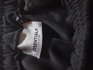 Pantalón corto Fear of God Essentials negro
