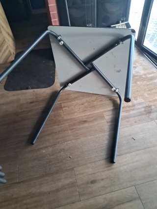 Sei tavoli Heineken in legno e metallo