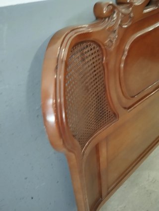 Cabecero antiguo madera y rejilla