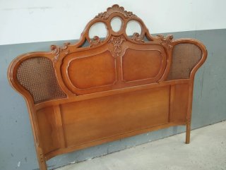 Cabecero antiguo madera y rejilla