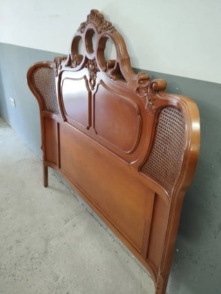 Cabecero antiguo madera y rejilla