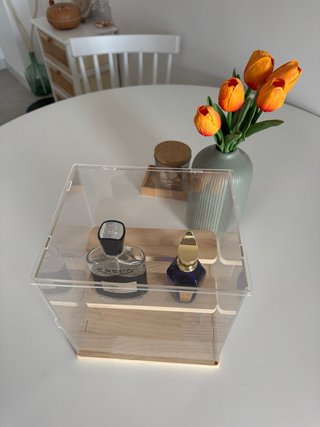 Espositore/vetrina per profumi o figure