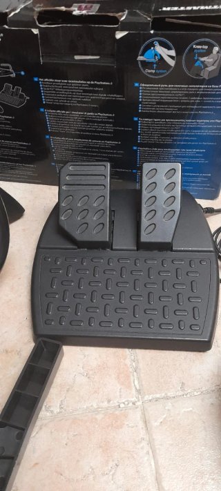 Volante Thrustmaster T60 PS3
