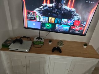Xbox One S 1TB Blanca + juegos y dos mandos