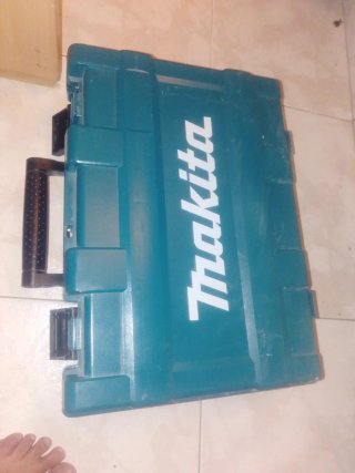 Martillo Makita con maletín