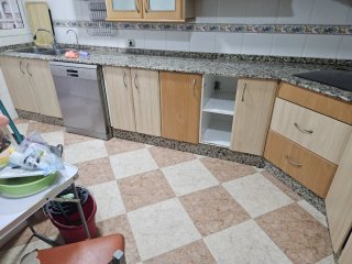 Armario de cocina madera y cristal
