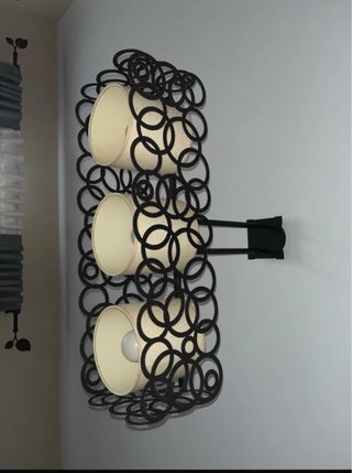 Lámpara de forja marrón con pantalla beige