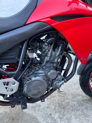 Yamaha Supermotard Roja