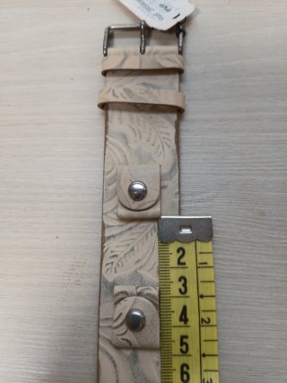 Brazalete Fossil Beige con Diseño Floral