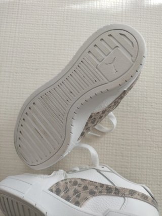 Zapatillas Puma Mujer Blancas y Doradas