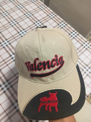 Gorra Valencia Beige y Negra