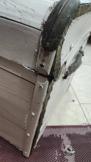 Gratis (regalo) Baúl antiguo para restaurar