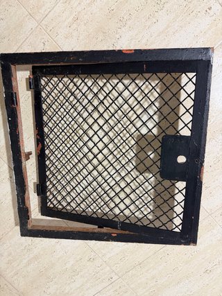 Puerta caseta metálica
