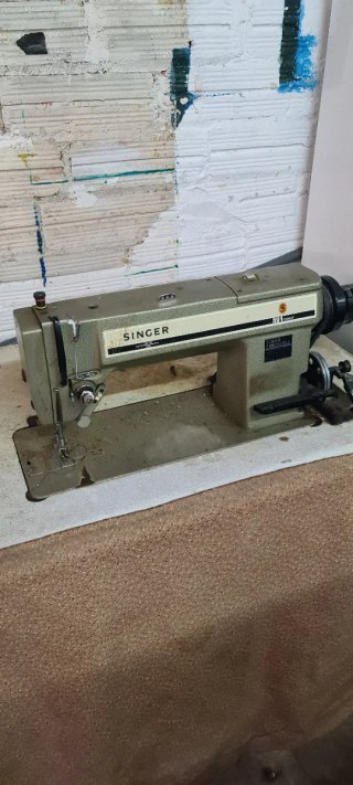 2 Máquinas de coser Venus y singer industriales