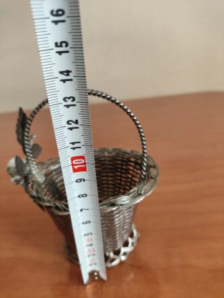 Cestita plateada