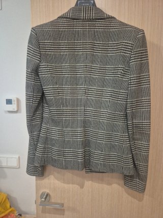 Americana Pinko cuadros beige, marron y negro