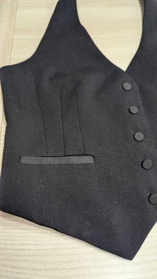 Chaleco traje chica cuello halter negro