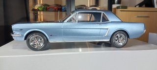 Ford Mustang V8 Hardtop 1/12 Otto